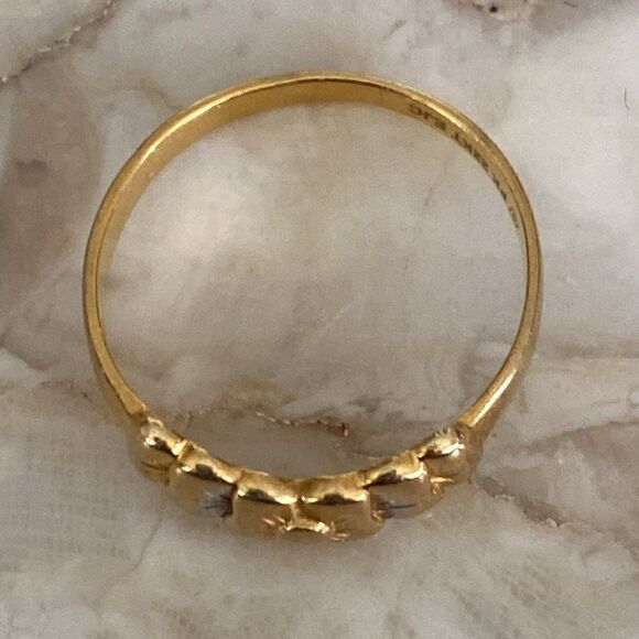 22K Yellow & White Gold “Ribbon” Ring - Picture 6 of 10